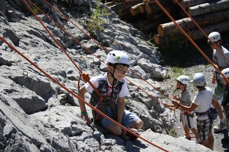 Village Camps International Summer Camp Leysin, Switzerland 2026-08-15 https://www.villagecamps.com/journals_admin/images/707-9-green climb (58).jpg